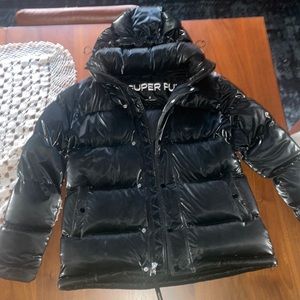 The Super Puff by Aritzia in Black (med length)